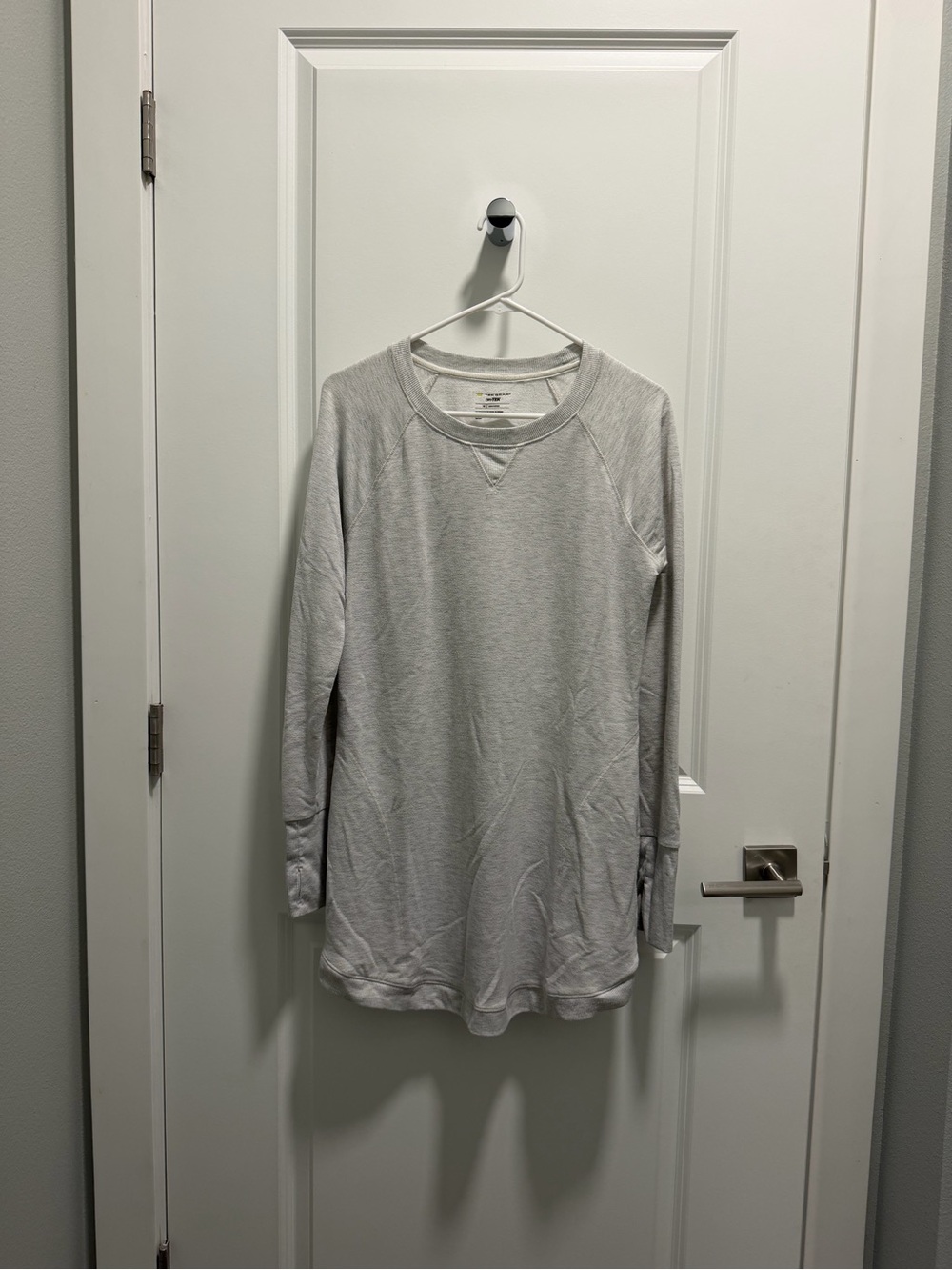 tek gear Long-Sleeve Crewneck Top - Light Gray